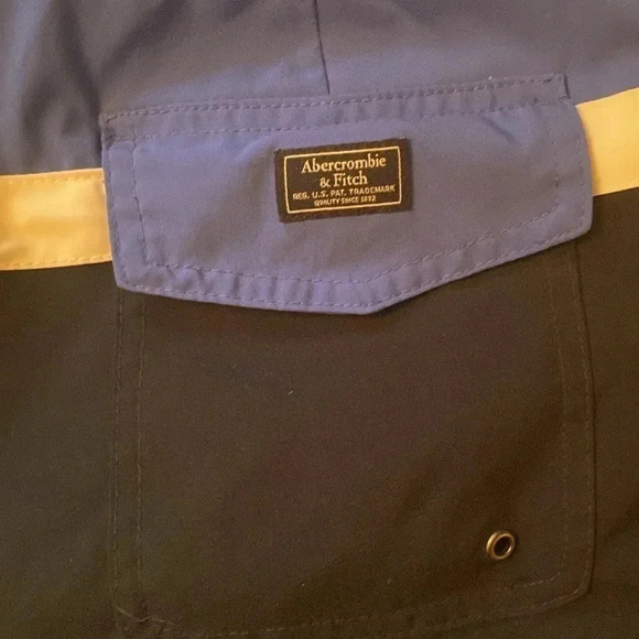 Abercrombie & Fitch men’s swim trunks - size 29 stretch - great condition - Picture 6 of 6